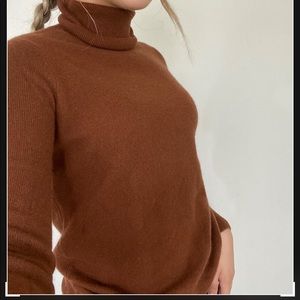 Neiman Marcus cashmere turtleneck